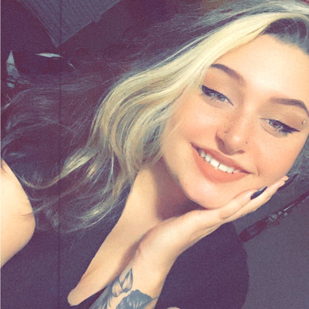 Meet your Posher, Karmin